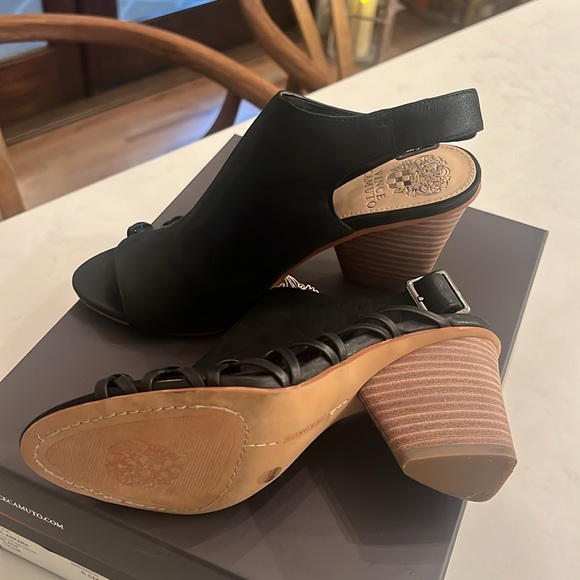 Vince Camuto.com 6.5M - Picture 2 of 3